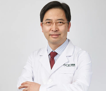 中國中醫(yī)科學(xué)院廣安門醫(yī)院呼吸科主任李光熙：抗“疫”成功的基石就是截?cái)嗖荩? />
                                                </a>
                                                <div   id=